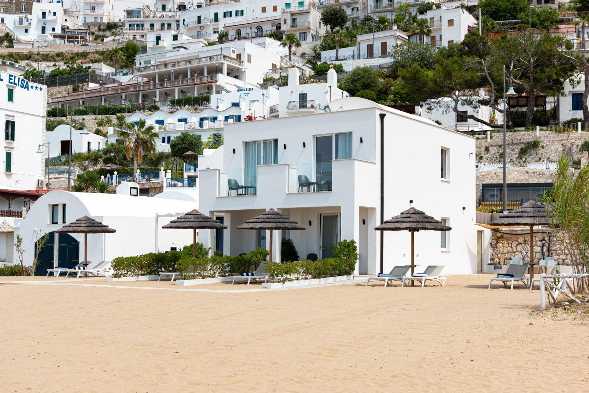 Marina Bay Beach Suites Peschici Exterior foto