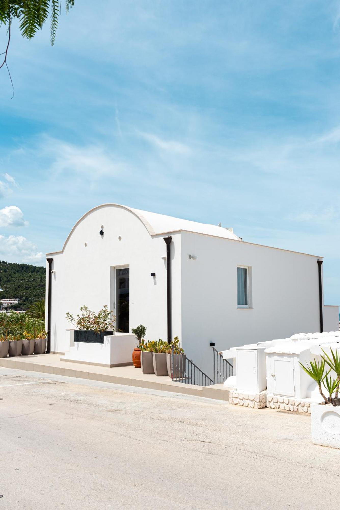 Marina Bay Beach Suites Peschici Exterior foto